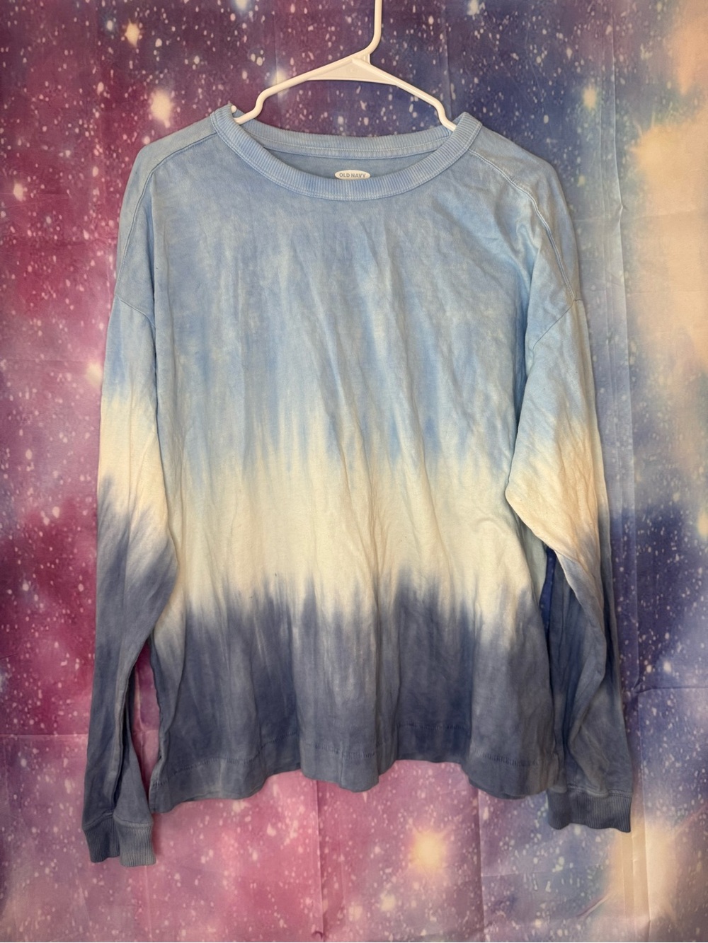 Old navy tall blue dip dye long sleeve shirt 🛍